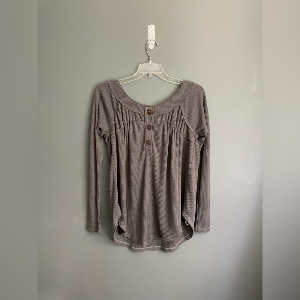 We The Free Must Have Henley Top Size Medium